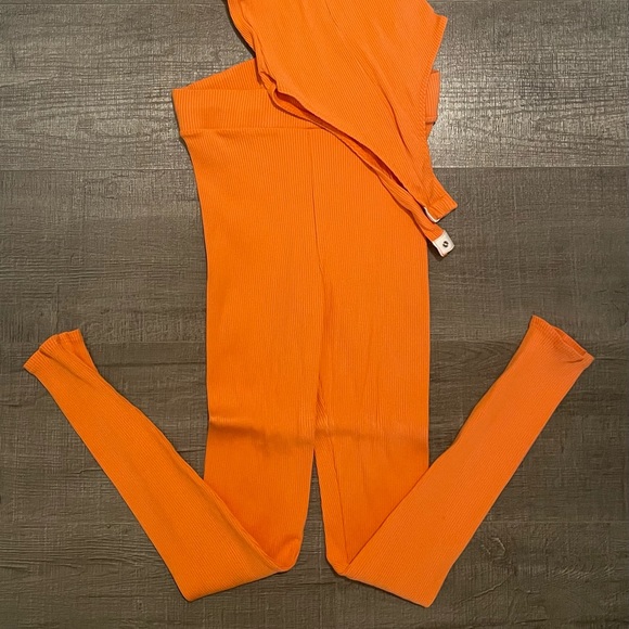 Nice Two Piece Pants Set… - Picture 2 of 2